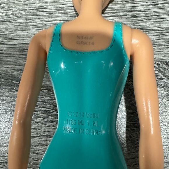 Barbie | Color Reveal: Unicorn Swimsuit Doll - Plastic Toy Doll - Picture 9 of 12